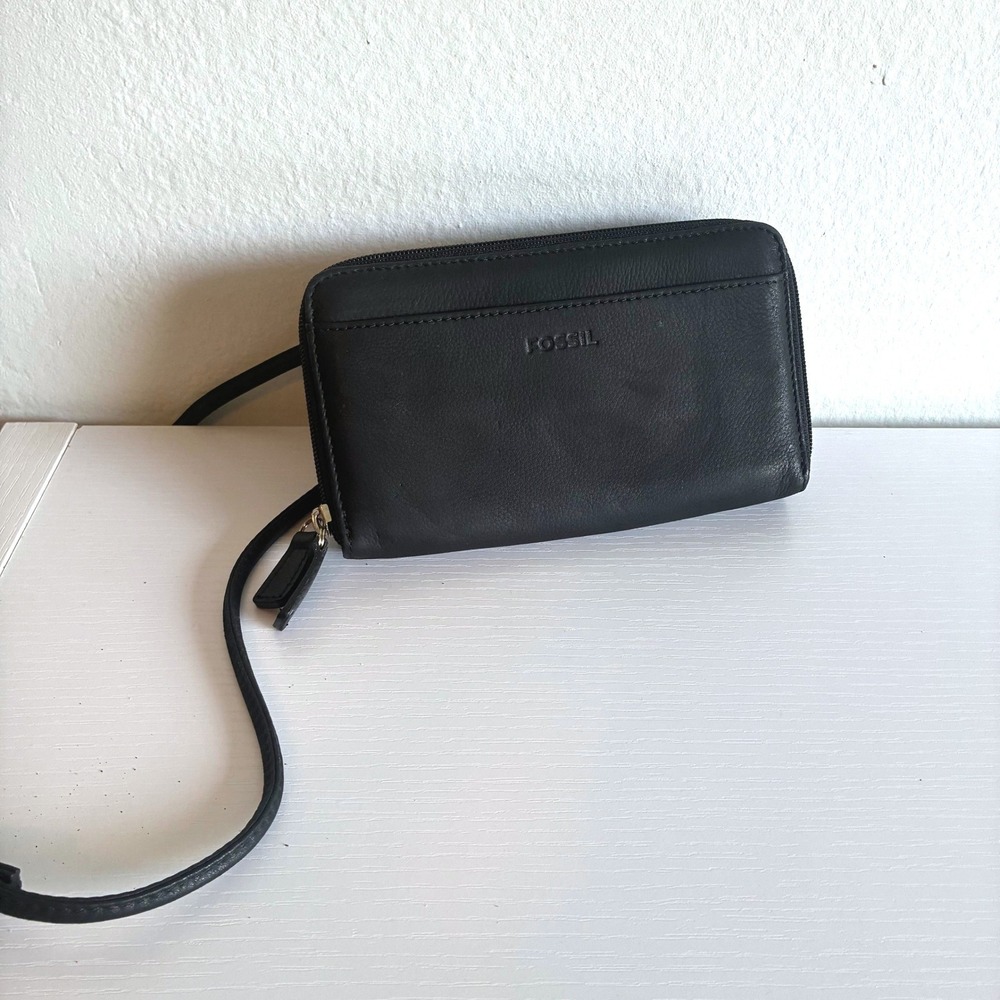 Fossil Black Leather Crossbody Wallet Mini Purse Bag Zip Everyday Pockets
